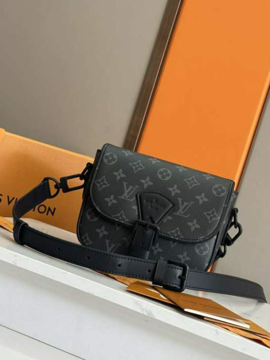 Picture of Louis Vuitton Mens Bags _SKUfw176756443fw